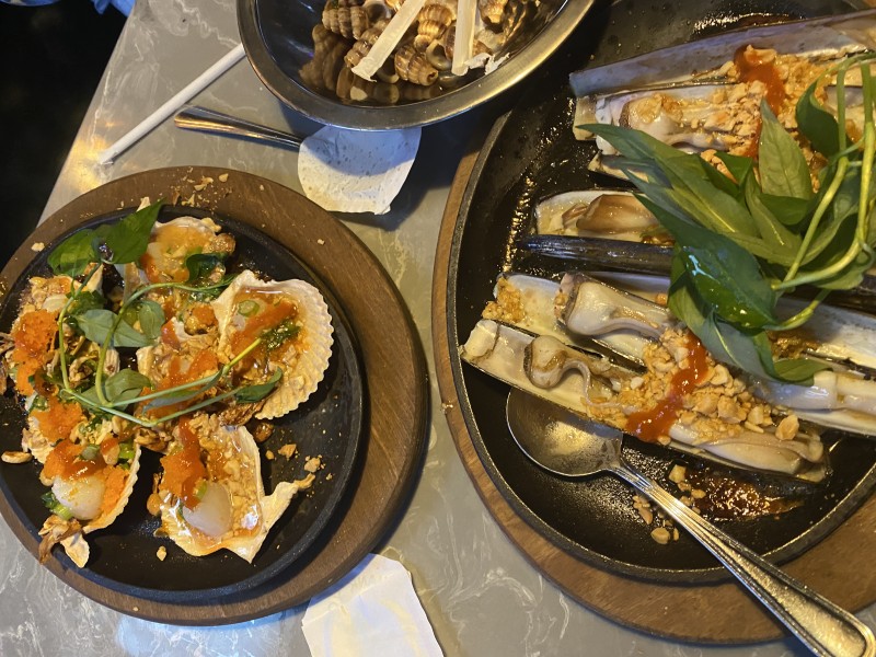 Ra tiệm nha…