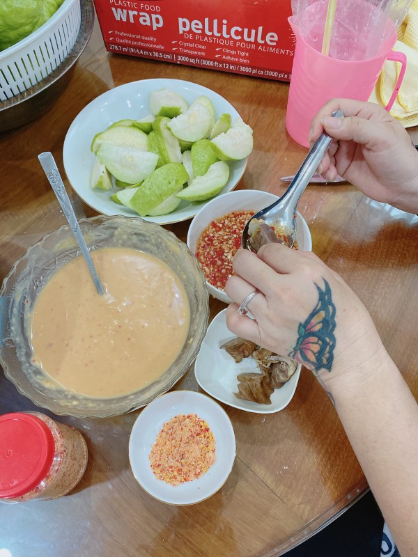 Bằng chứng <trước bàn tròn>…