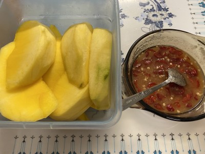 Ớt kg cay lắm. Ăn cho sáng mắt vậy.